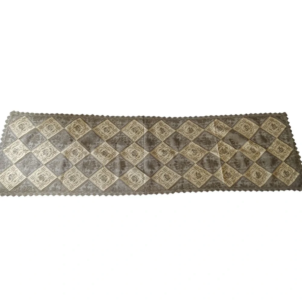 Handmade Table‎ Runners Hand Embroidered Vintage Flower Crochet Edge Two Pieces